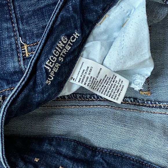 AE size 2 reg stretchy - Picture 3 of 4